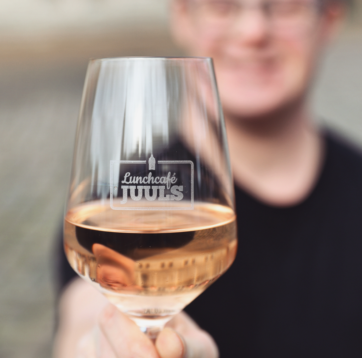 Hoe werkt het graveren van glas?